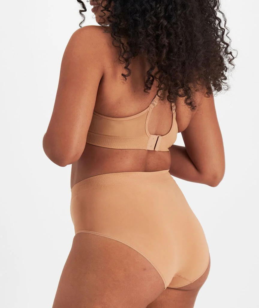 Bonds Bases Seamless Full Brief - Blush Latte - Image 5