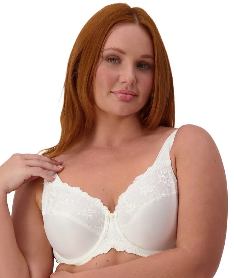 Triumph Embroidered Minimizer Bra - Vanille - Image 2